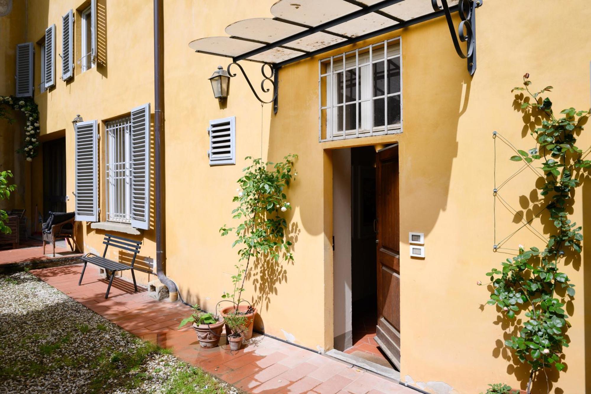 Santa Croce Charming Apartment Florence Ngoại thất bức ảnh